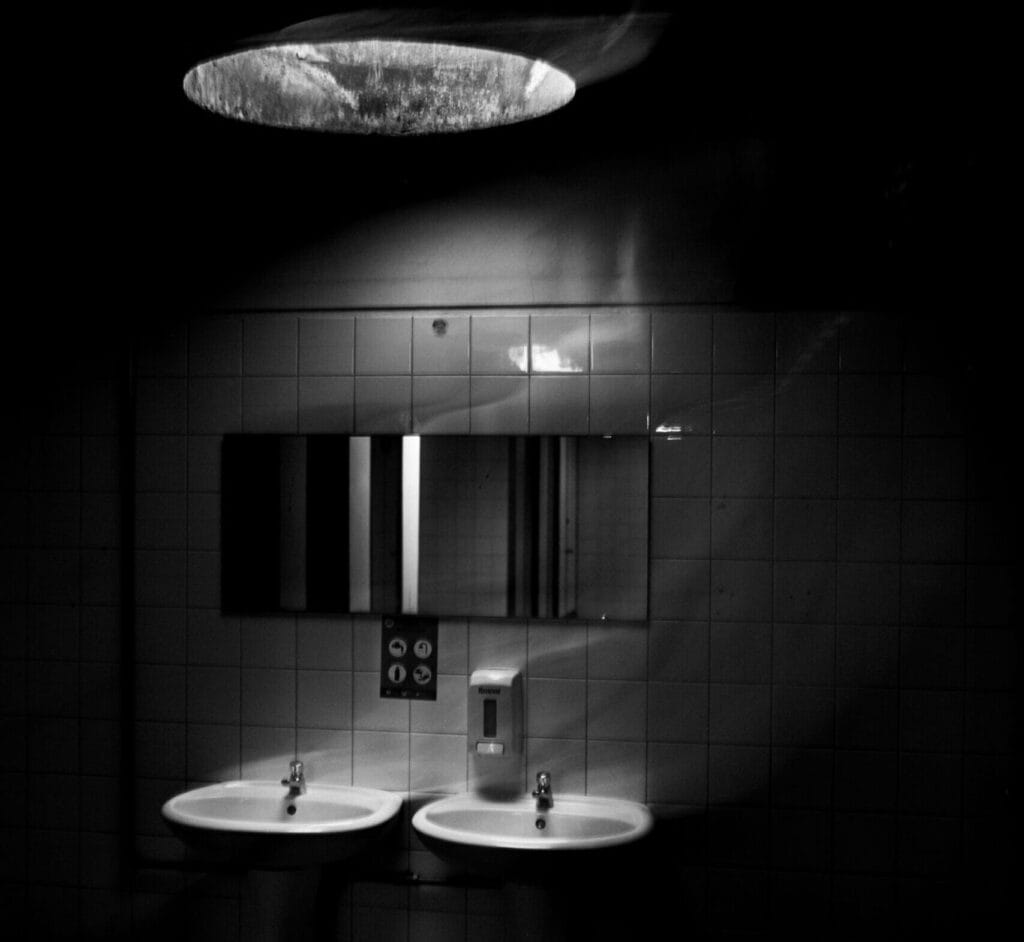 Independent specification consultant supporting sanitaryware and procurement projects